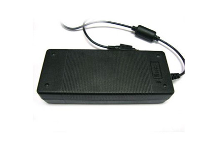 12V - 26V DC, 100 - 240V 5mA - 8A พอร์ต USB แล็ปท็อปอะแดปเตอร์ไฟฟ้า