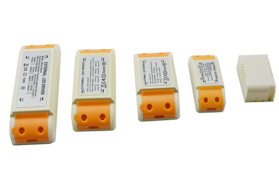 LED พาวเวอร์ซัพพลาย 18 วัตต์คงที่ในปัจจุบัน 85V ไดร์เวอร์ LED - 265V AC, RoHS CE