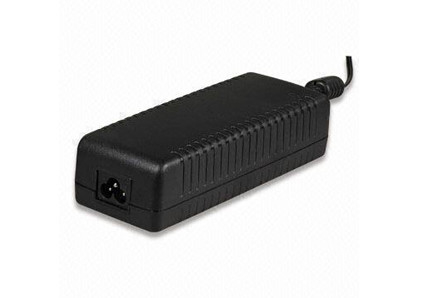 สัญญาณรบกวนต่ำสากล AC / DC Power Adapter