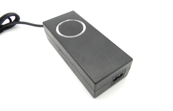90W AC ไป DC สากลแล็ปท็อป Power Adapter สภาวะกระแสไฟเกินคุ้มครอง