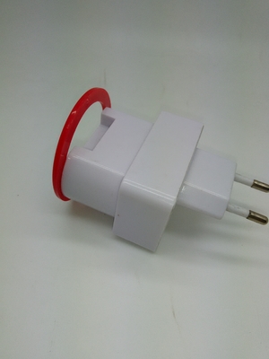 สหภาพยุโรปปลั๊ก 2000mA ท่องเที่ยวชาร์จแบบพกพาสากลสำหรับ IPhone 4G / 4s