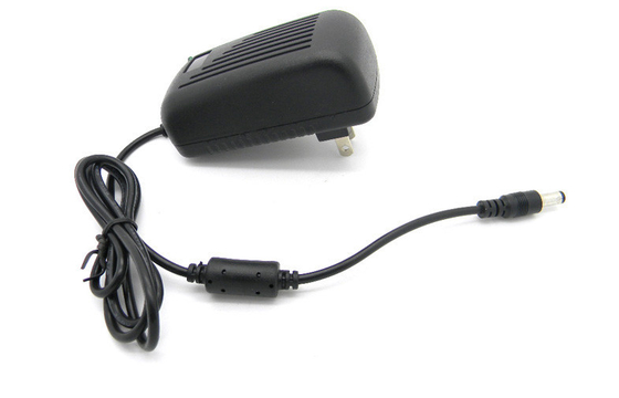 ความถี่สูง Wall Mount Power Adapter 12V 3A สหราชอาณาจักรเสียบสำหรับกล้องวงจรปิด