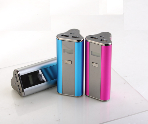 โทรศัพท์มือถือ / รถ 5V เพาเวอร์ซัพพลายมือถือที่มี 7800MAH LED