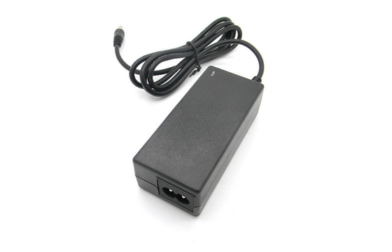 กว่าแรงดันไฟฟ้า AC เป็น DC Power Adapter ตั้งโต๊ะ 36W 12V สหราชอาณาจักรเสียบสำหรับแอลซีดีทีวี