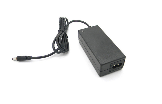 กว่าแรงดันไฟฟ้า AC เป็น DC Power Adapter ตั้งโต๊ะ 36W 12V สหราชอาณาจักรเสียบสำหรับแอลซีดีทีวี