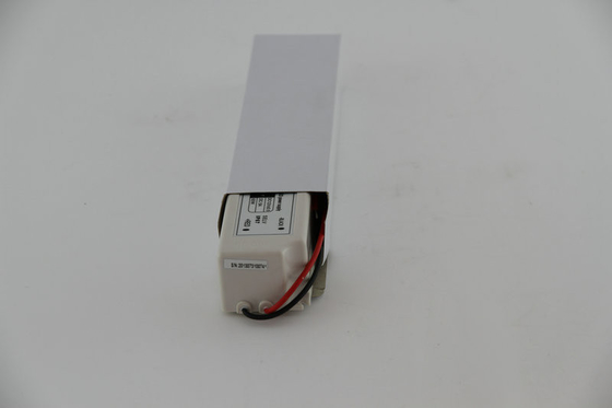 กันน้ำ IP67 60W แรงดันไฟฟ้าคงไดร์เวอร์ LED 120V AC, กรณีพลาสติกบางแห่ง
