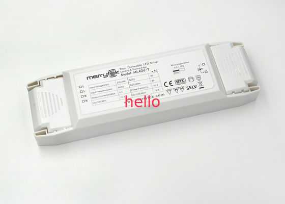 พลาสติกสีขาวที่ส่งมาด้วยแรงดันไฟฟ้าคงหรี่ LED Driver 12Vdc 50 / 60Hz
