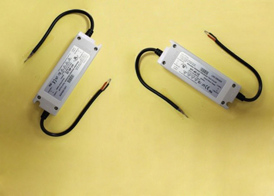 IP64 ประสิทธิภาพสูง LED พาวเวอร์ซัพพลายไฟขับ LED บาง super กับ AC เข้า