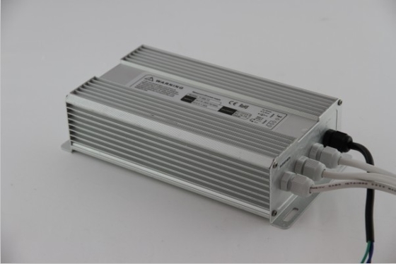 24V DC ที่ถูกต้องกันน้ำไดร์เวอร์ LED 200W 8300mA ขับ EPA3050B อีเอ็มซีไฟ LED