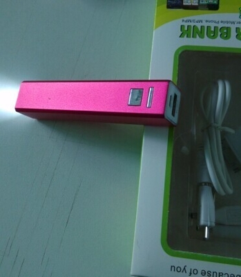 3200mAh สีม่วงสี่เหลี่ยมผืนผ้ารูปร่างแบบพกพา USB พาวเวอร์แพคสำหรับโน๊ตบุ๊ค