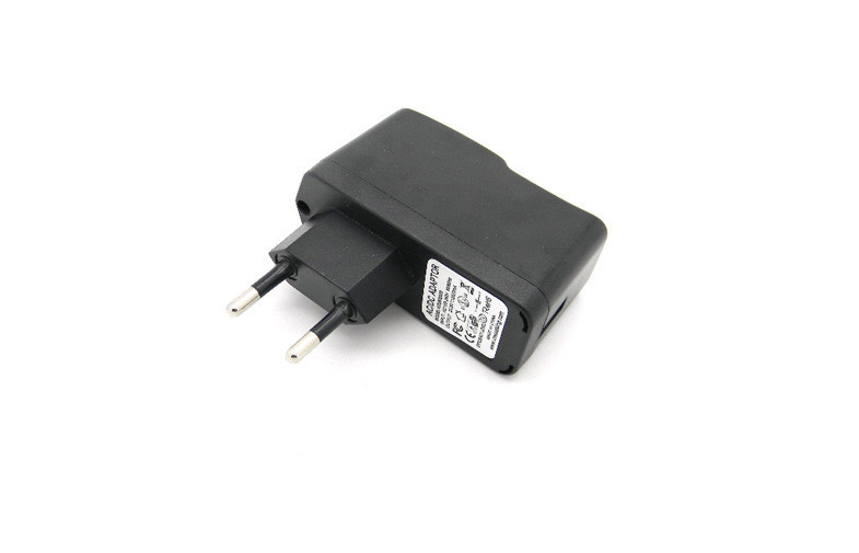 AC100-240V ยูนิเวอร์แซชาร์จ USB ท่องเที่ยว